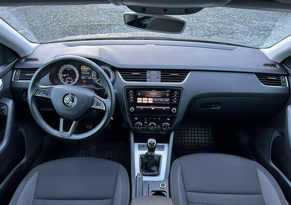 Skoda Octavia cena 54900 przebieg: 138800, rok produkcji 2019 z Wojkowice małe 121